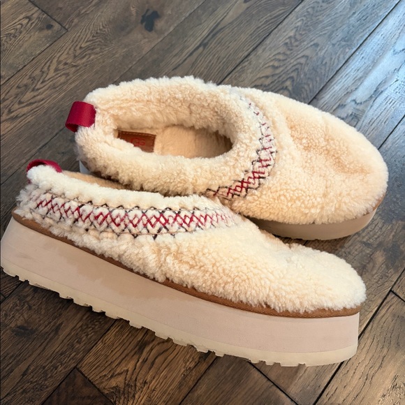 UGG Shoes - Ugg Tazz